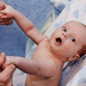 Ранние признаки патологии у новорожденных и грудничков