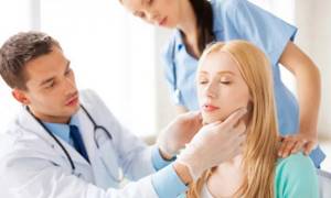 К какому врачу обратиться при заболеваниях щитовидной железы?