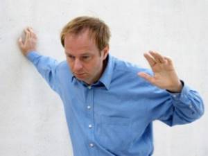 Нарушение походки (дисбазия) Нарушение походки (дисбазия)